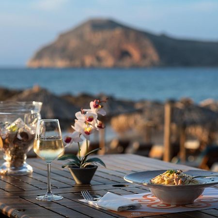 Margarita Beach Hotel Agia Marina 外观 照片