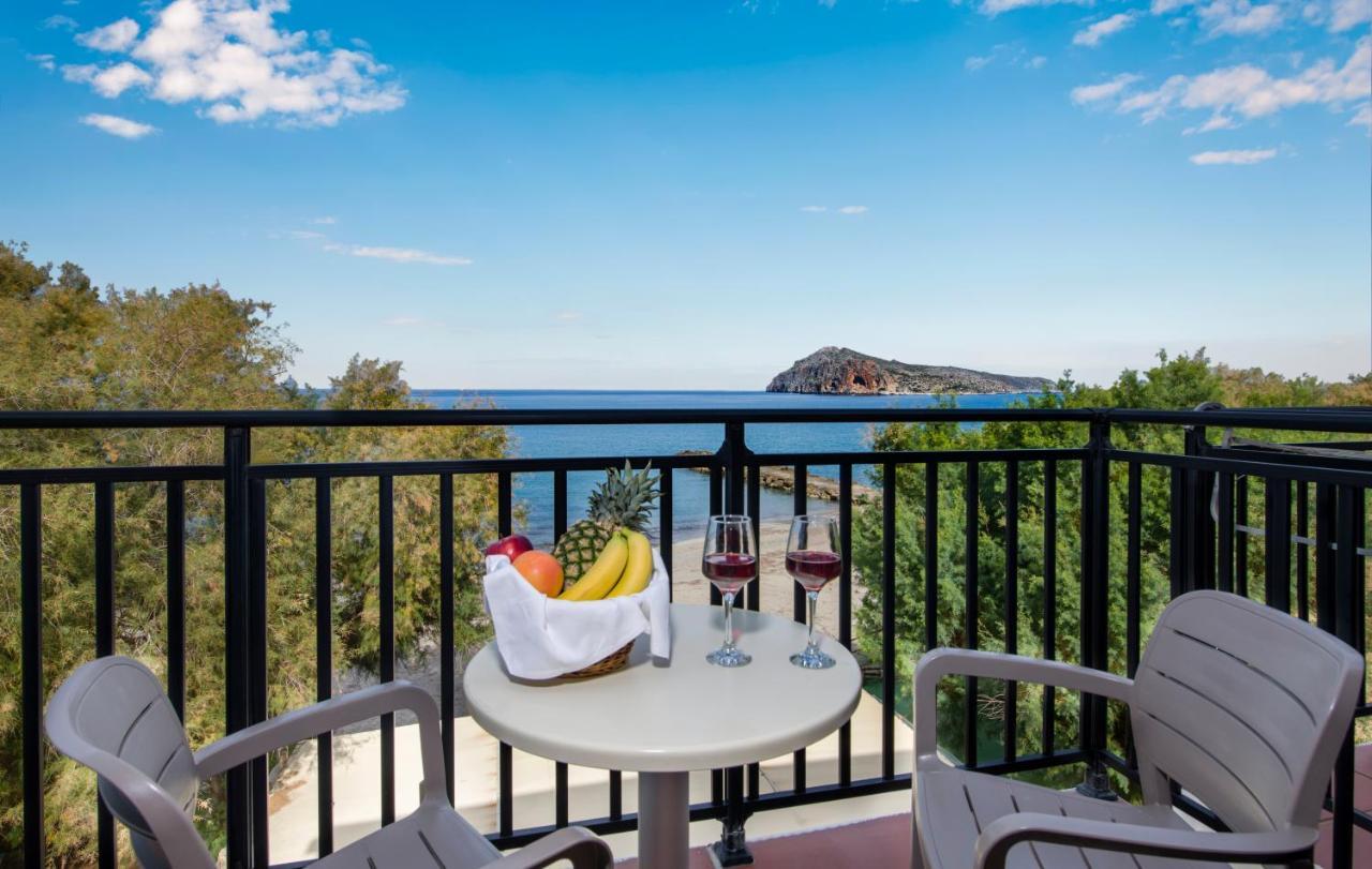 Margarita Beach Hotel Agia Marina 外观 照片