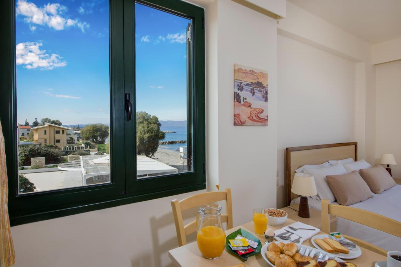 Margarita Beach Hotel Agia Marina 外观 照片