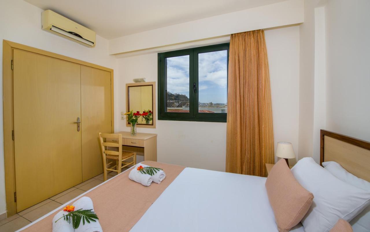 Margarita Beach Hotel Agia Marina 外观 照片