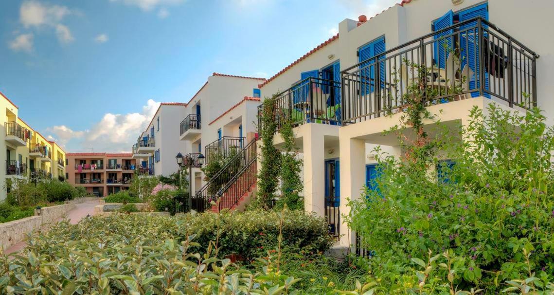 Margarita Beach Hotel Agia Marina 外观 照片