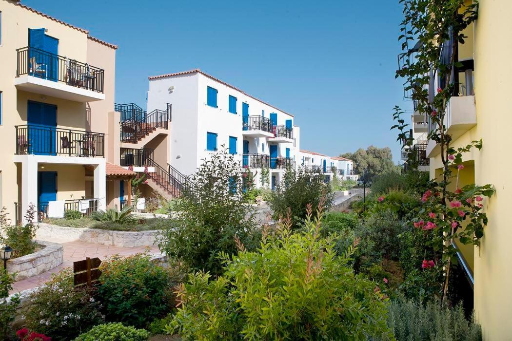 Margarita Beach Hotel Agia Marina 外观 照片