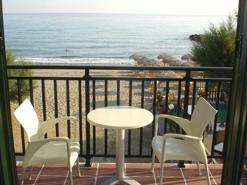 Margarita Beach Hotel Agia Marina 客房 照片